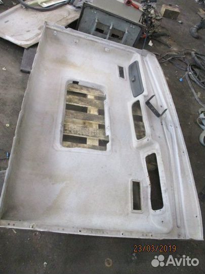 Обшивка потолка кабины MAN 81629305125