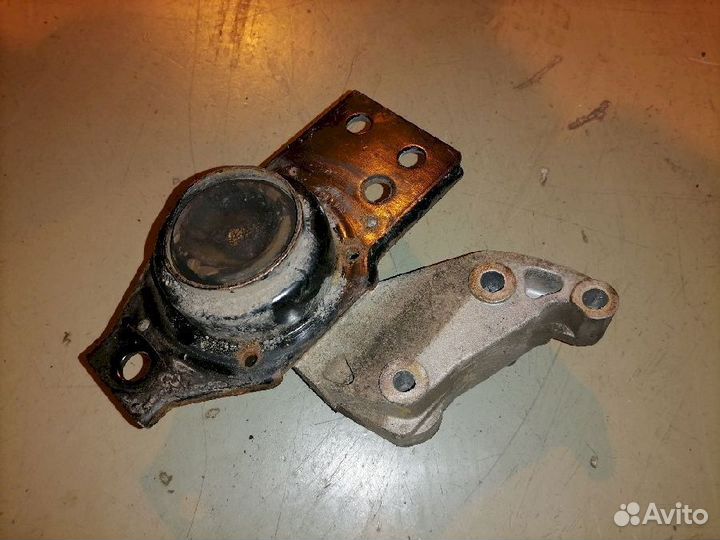 Опора двигателя (подушка двс) правая 11210JG700 Ni