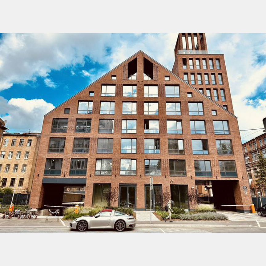 2-к. квартира, 114,3 м², 1/9 эт.
