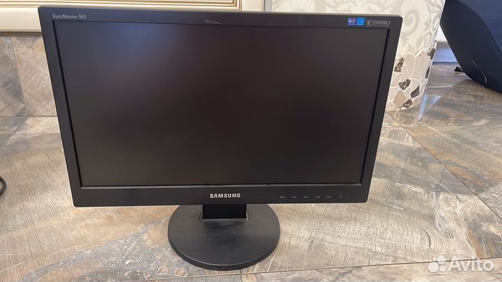 Мониторы в офис для сотрудников LG и Samsung