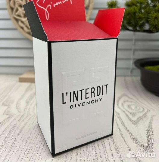 Givenchy L'Interdit