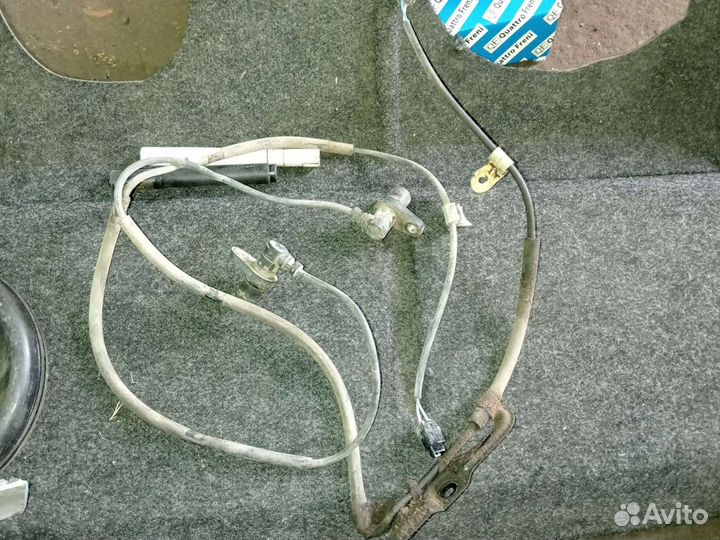 Датчик абс камри 40