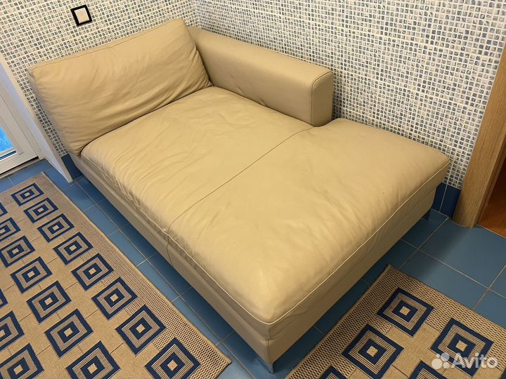 Тахта угловая кожаная, Италия