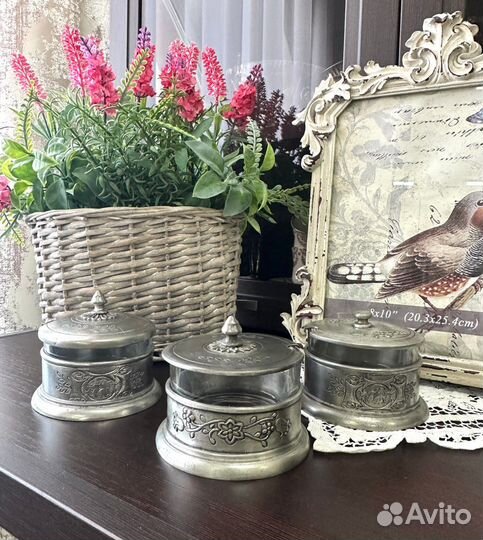 Баночки оловянные со стеклянными вставками