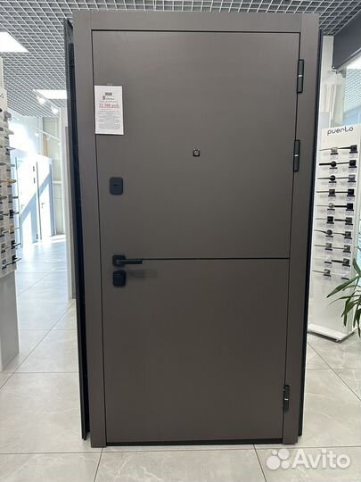 Дверь входная в квартиру Молдинг