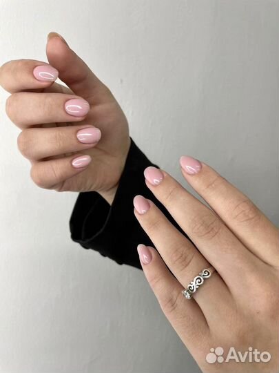 Модель на маникюр с покрытием