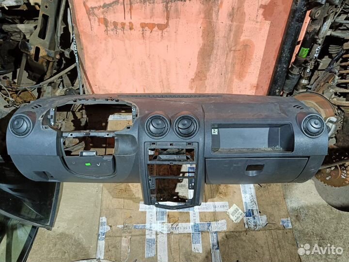 Renault logan торпеда