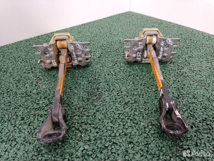 Ограничитель задней двери Renault Fluence