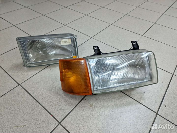 Фара передняя правая Volkswagen Transporter T4 Vag