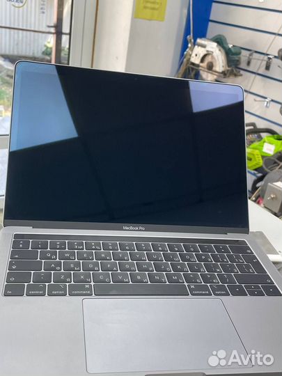MacBook Pro touch bar 13 2018г. i7 / 16 / 512