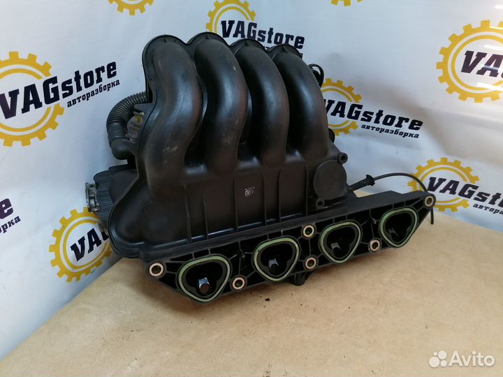 Коллектор впускной Volkswagen Golf 4 2002