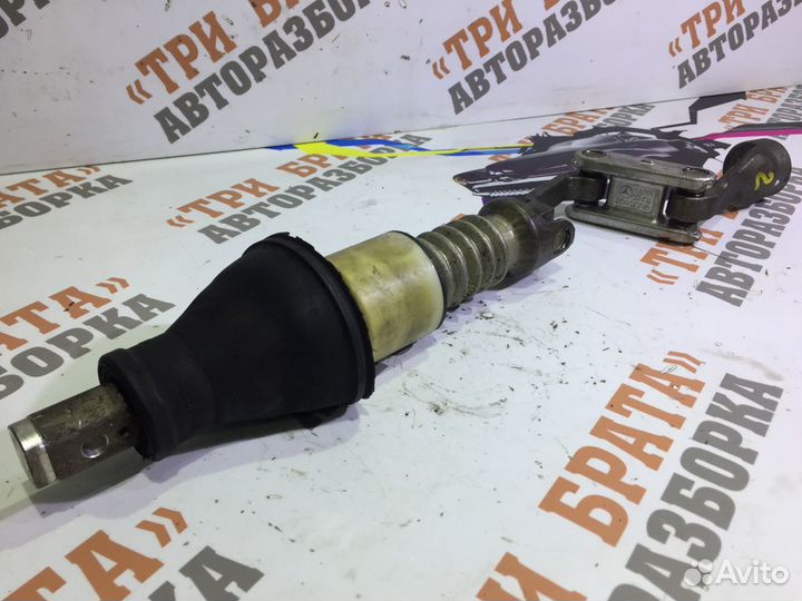 Мерседес С-Класс Кардан рулевой