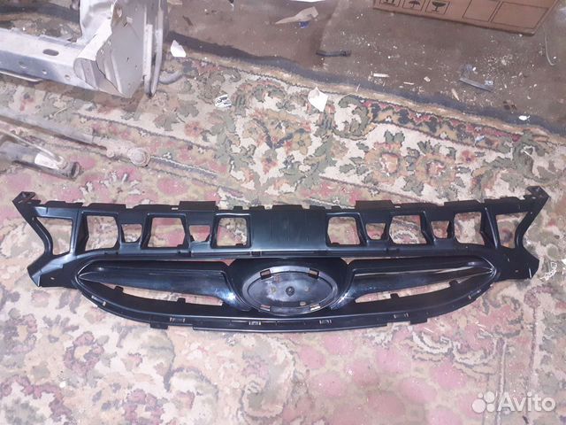 Решетка радиатора верхняя солярис 2012-2016