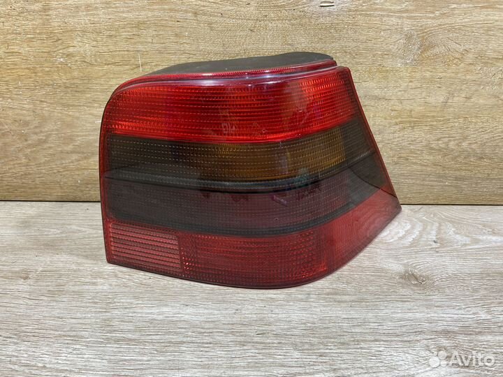 Фонарь задний правый Volkswagen Golf 4 Арт. 111486