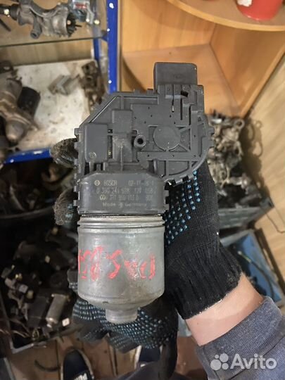 Моторчик стеклоочистителей Volkswagen B5+