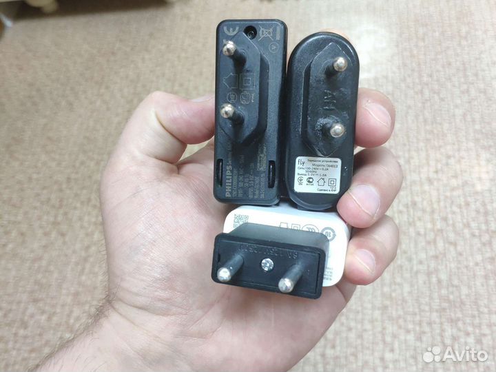 Зарядное устройство для телефона