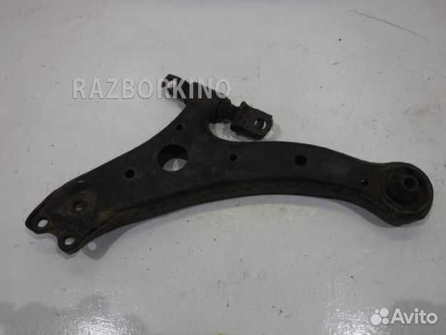 Рычаг передний правый нижний 4806842040