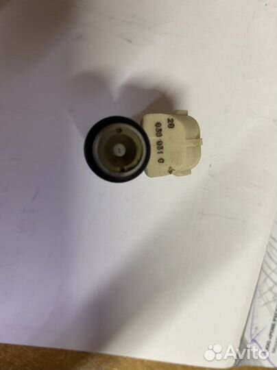 Форсунка vw, skoda,seat 1.4 16v 031031G