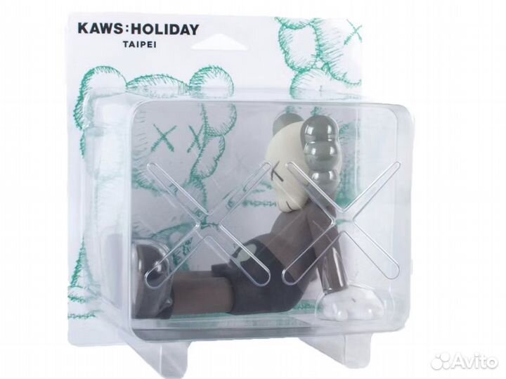 Kaws Holiday Limited 7 Vinyl Figure 17.8cm