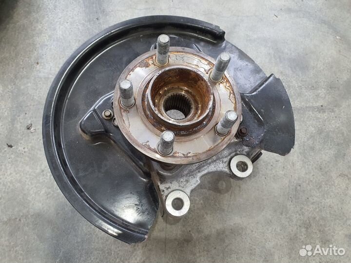 Кулак поворотный передний со ступицей Ford Mustang