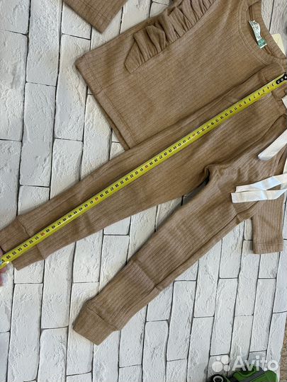 Костюм для девочки новый 3-4 года