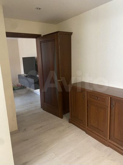 4-к. квартира, 128 м², 1/10 эт.