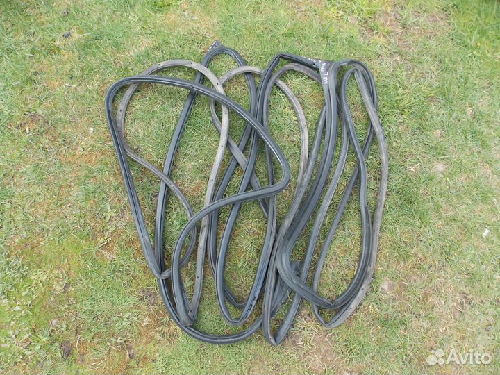 Уплотнители дверей Land Rover Freelander 1