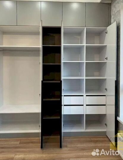 Черный шкаф