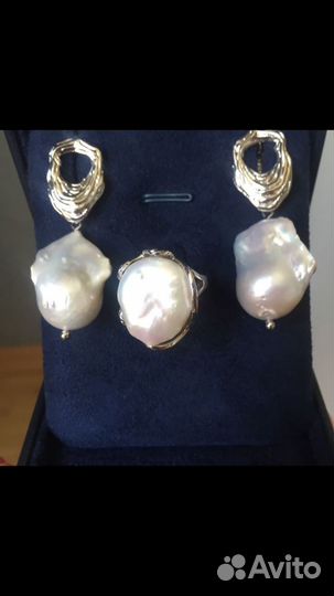 Комплект из белого Жемчуга барокко