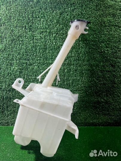 Бачок стеклоомывателя Toyota Corolla Fielder