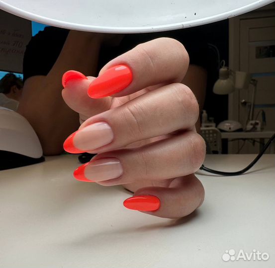 Маникюр с покрытием гель-лаком