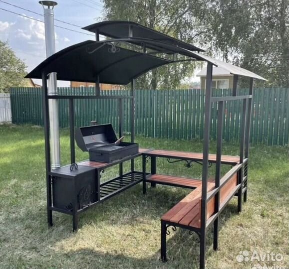 Мангал с крышей