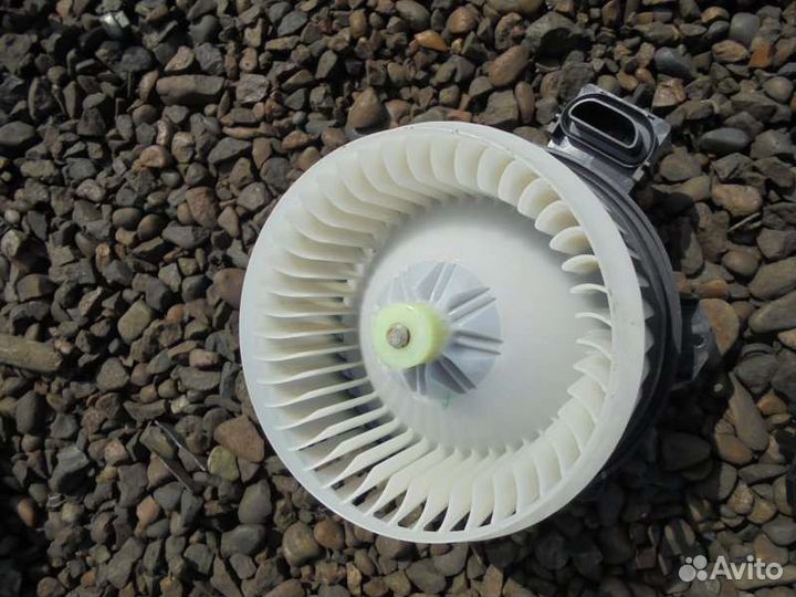 Мотор печки Toyota Vitz KSP130 1KR-FE 2011/8