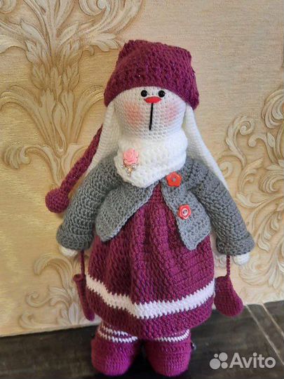 Зайчиха заяц игрушка амигуруми