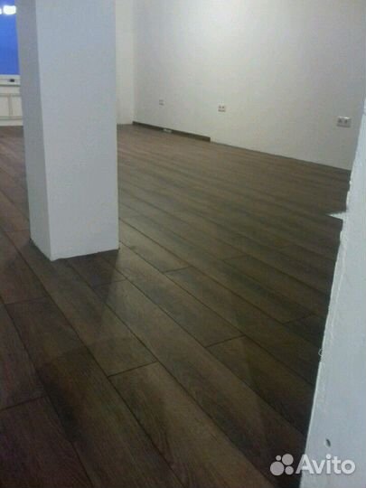 Укладка ламината, паркета и кварцвинила, плинтуса