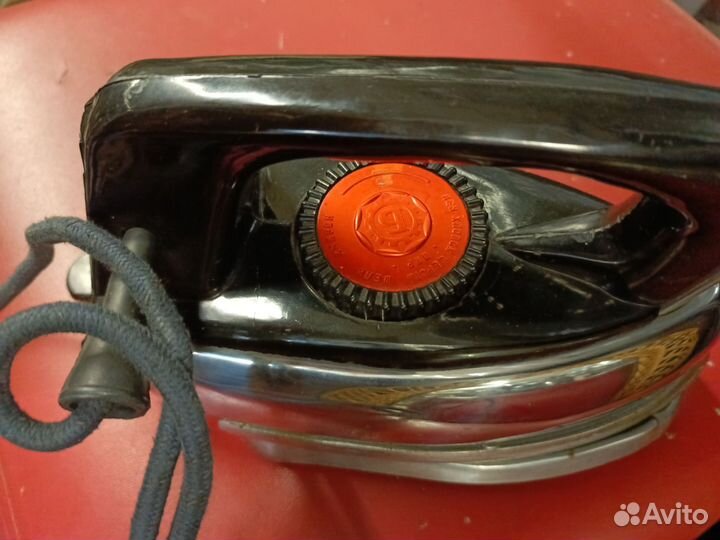 Утюг с подставкой Ленинград