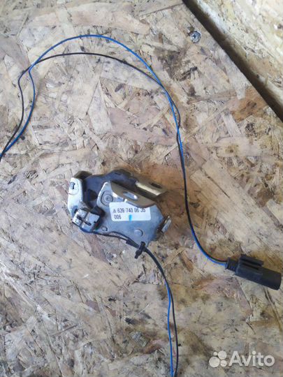 Замок двери для Mercedes Vito W639 2.2 OM646 2007