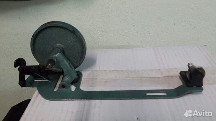 Держак шпульки швейной машинки