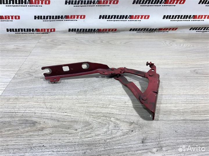 Петля капота правая VW Гольф 6