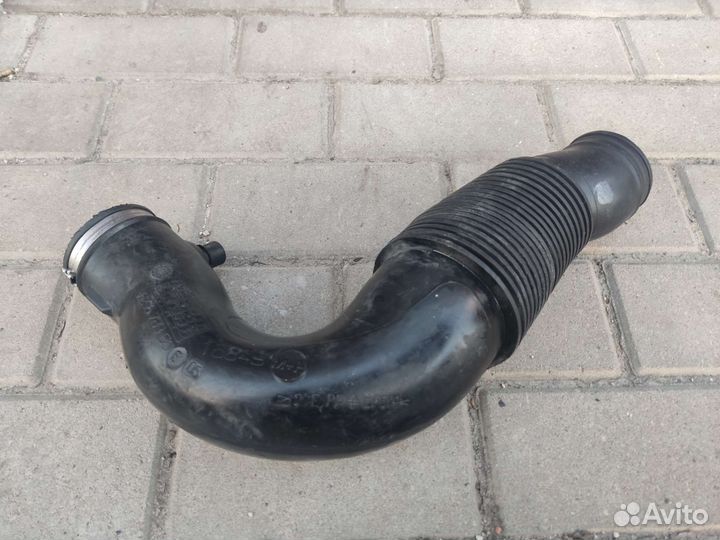 Патрубок воздуха 1.4 Пежо 206