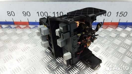 Блок предохранителей volkswagen tiguan 1 (8AD18M10