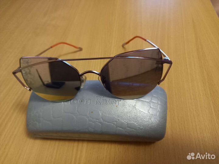 Солнцезащитные очки женские