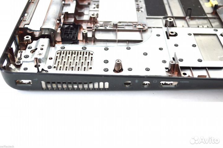 Нижняя часть корпуса Dell M5010 N5010