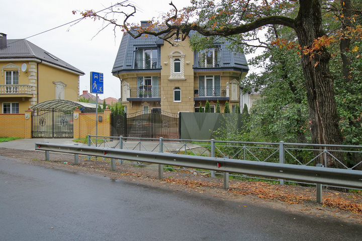 2-к. квартира, 60 м², 3/3 эт.