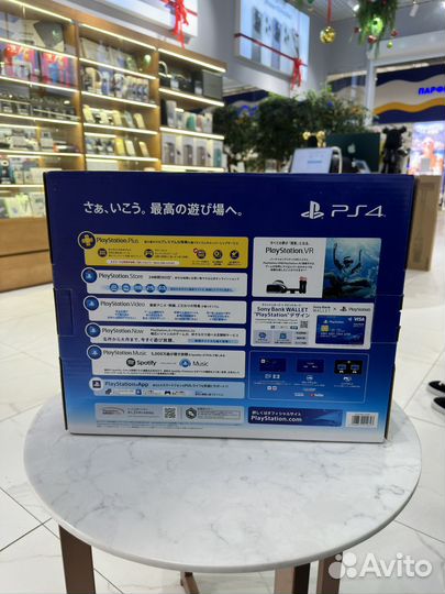 Playstation 4 Slim новая