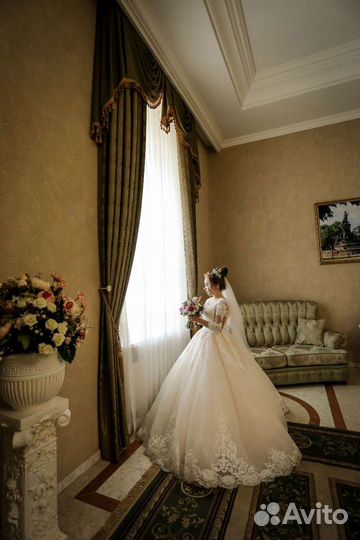 Свадебное платье