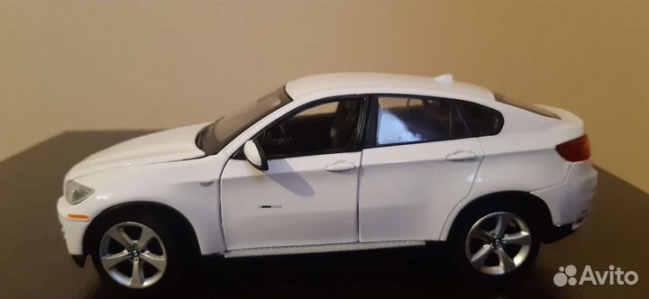 Игрушечная машина bmw X6