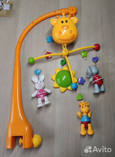 Детские вещи (ванна, весы, дуги, мобиль и тд)