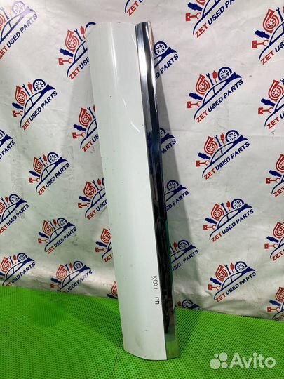 Молдинг двери передний правый Volkswagen Touareg