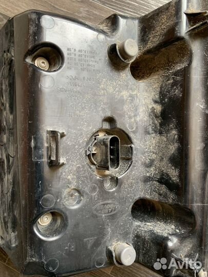 Задний стоп сигнал Land Rover Range rover 322